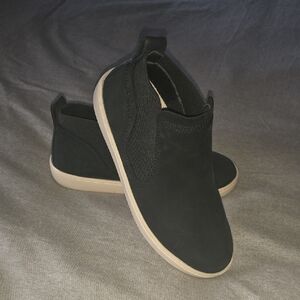 OluKai Black Slip-On Suede Pehuea Mid Sneakers